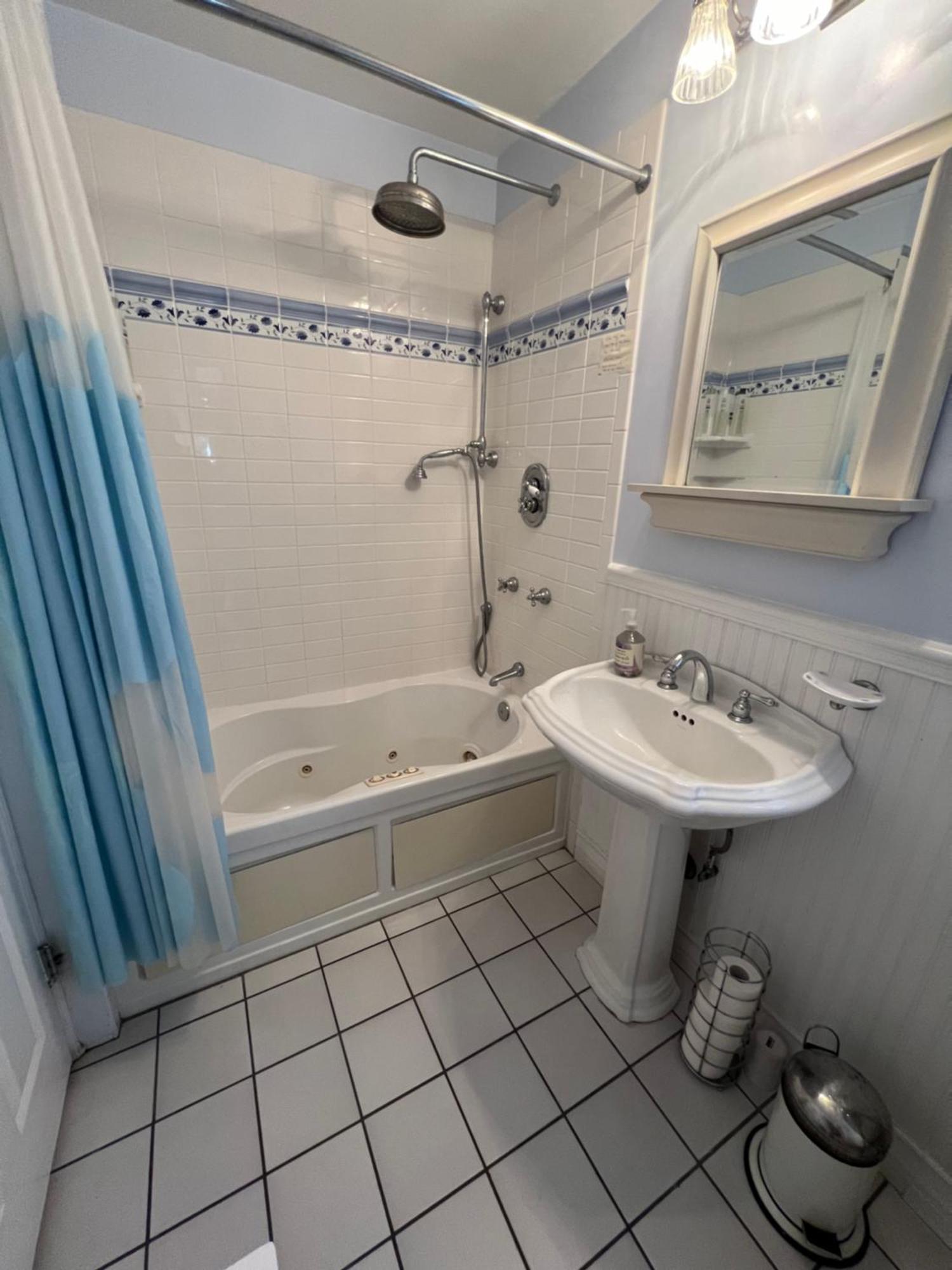 Chic Venice Beach Bungalow Steps From The Canals & Beach 로스앤젤레스 외부 사진