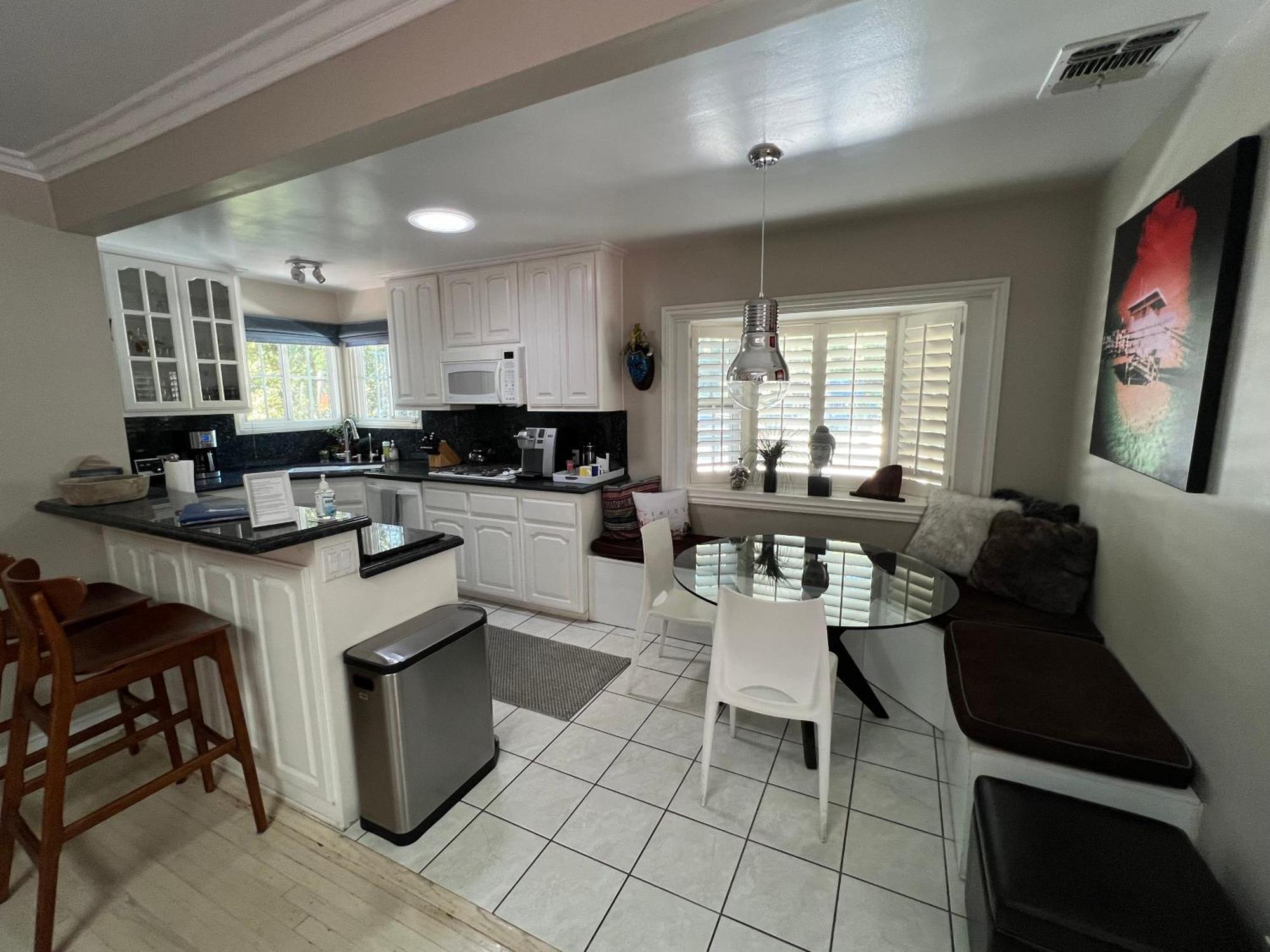 Chic Venice Beach Bungalow Steps From The Canals & Beach 로스앤젤레스 외부 사진